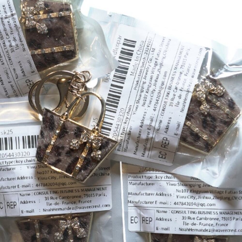Cheeta Print Gold & Brown Sculptural Handbag Charm Keyring Bow & Rhinestone NWT - Picture 4 of 8